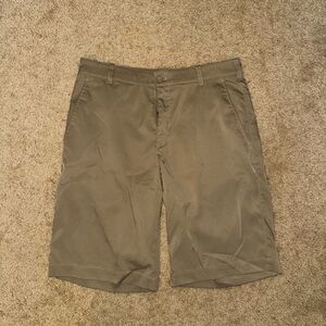 Men's Nike Tour Performance Golf Shorts 30 Waist 9 inch inseam Tan